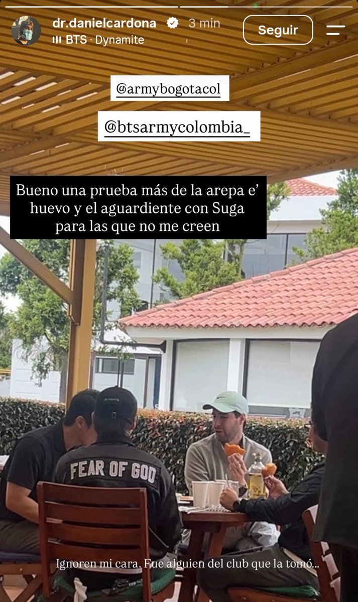 sofngtan's tweet photo. Todo tan poético, la arepa de huevo, el aguardiente a un lado. Que finura señores https://t.co/KT9ABeX6di