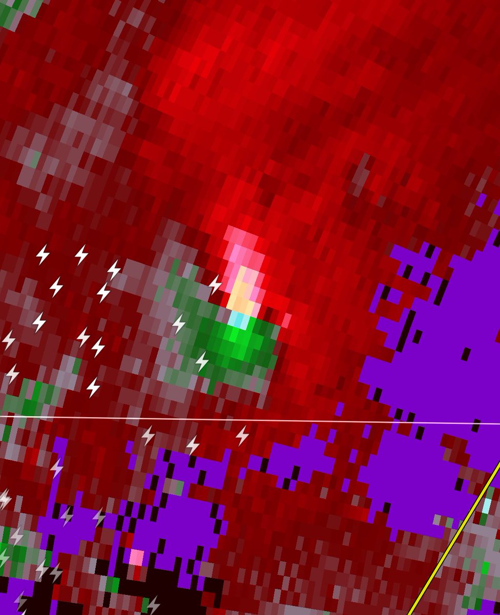 DualDoppler's tweet photo. Like, what!?!?!? How do you miss this!?!?!? Not even a severe????? https://t.co/5AXSoVz8LZ
