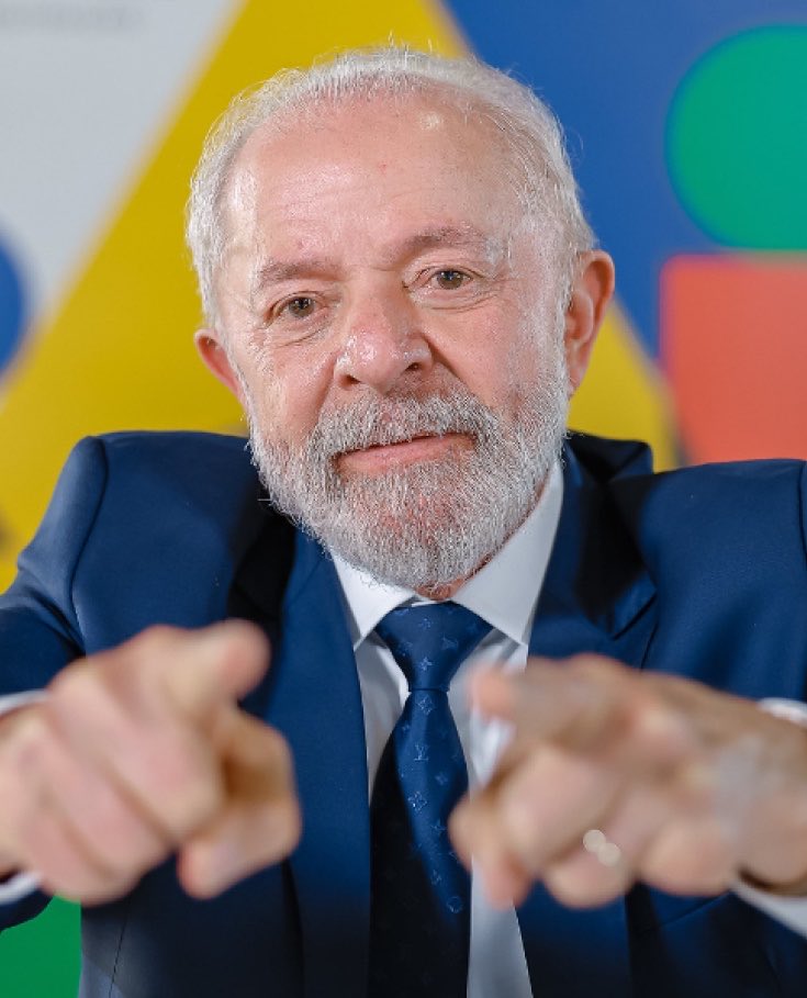 Point__Pop's tweet photo. 🚨 Em nova pesquisa DataFolha, Lula empata com Flávio Bolsonaro na disputa do 2° turno para Presidente. 

Flávio Bolsonaro  50% (-1)
Lula 50% (+1) https://t.co/eRA6MFkbDe
