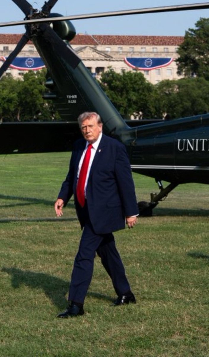 AmericanTruthke's tweet photo. Drop a👍❤ if you Like this Man!! https://t.co/PkxqLlFDfC