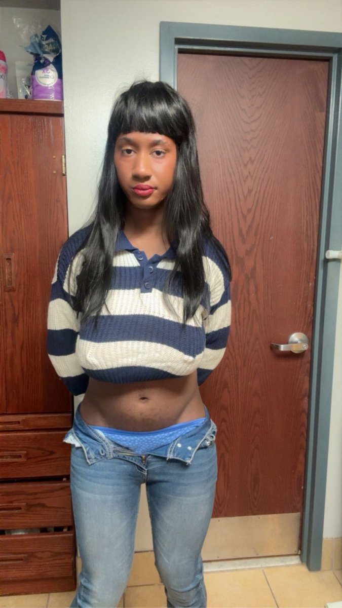 KarleeGirlSimp's tweet photo. Bored https://t.co/7xSm8co4J0