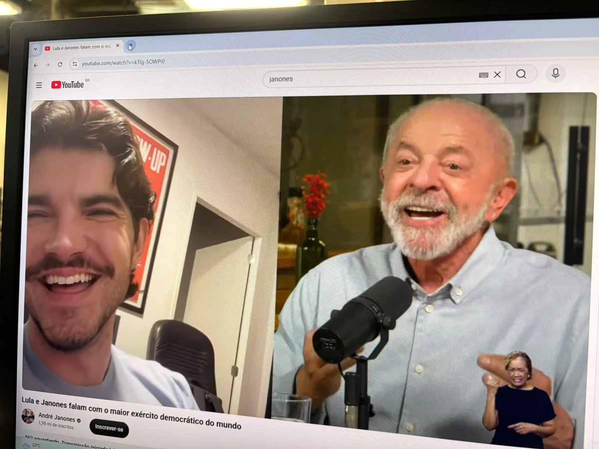 teamjao's tweet photo. Jão e Lula ao vivo na live do #ExercitoDoLula 

Acompanhe por aqui: https://t.co/DfOlPo1VvD https://t.co/Oog4D5Qp3G