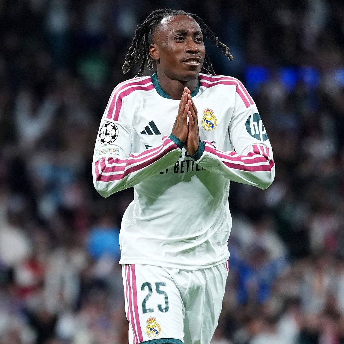 AdriRM33's tweet photo. 🚨Yan Diomandé ha pasado de la liga semiprofesional de Estados Unidos al Real Madrid en 3 años.

Además se ha convertido en el talismán del equipo.

El Real Madrid ha conseguido 4 victorias en los 4 partidos en los que ha sido TITULAR.

DIOMANDE AHORA ES INTOCABLE.

{ @diarioas } https://t.co/Mm2CWrWxIU