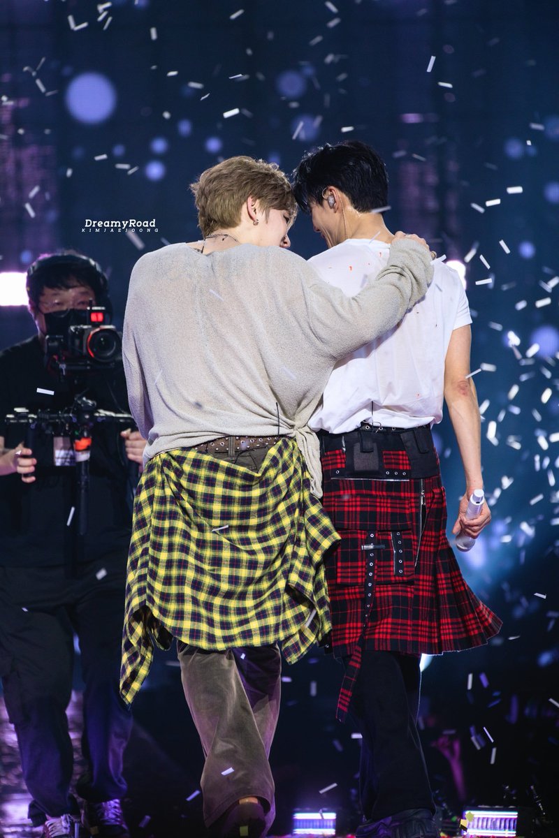 TimeToLoveJJ's tweet photo. I'm so thankful for Jaesu's strong bond 💗 https://t.co/bOdTVsfFck