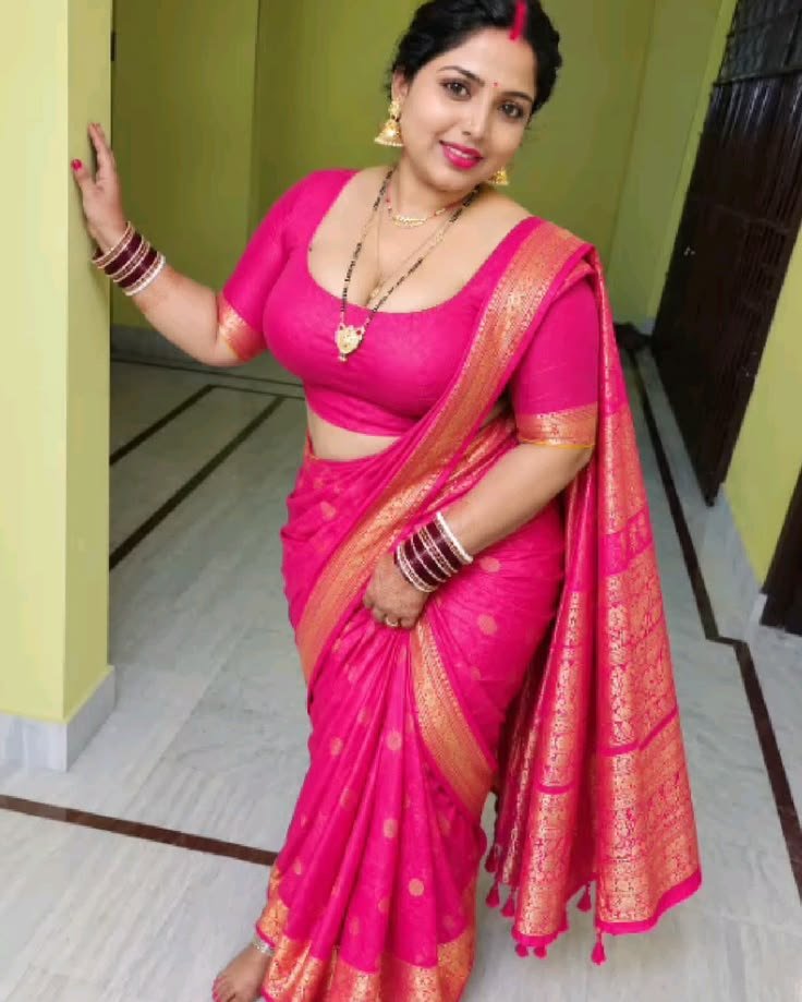 devimeena111's tweet photo. #hotbhabi 
#संभोग आदमी के लिए "#आनंद" हो सकता है.. पर #औरत के लिए "#जरूरत" है..! 100 https://t.co/xpDAq1HOHZ