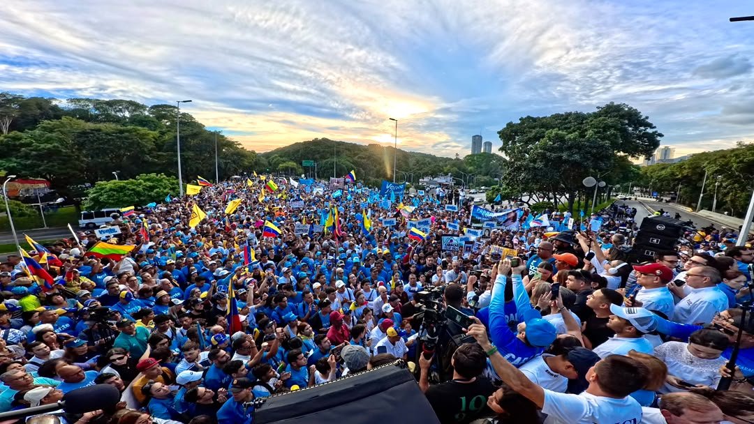 Concentración opositora en Caracas en las inmediaciones de la Ciudad Universitaria