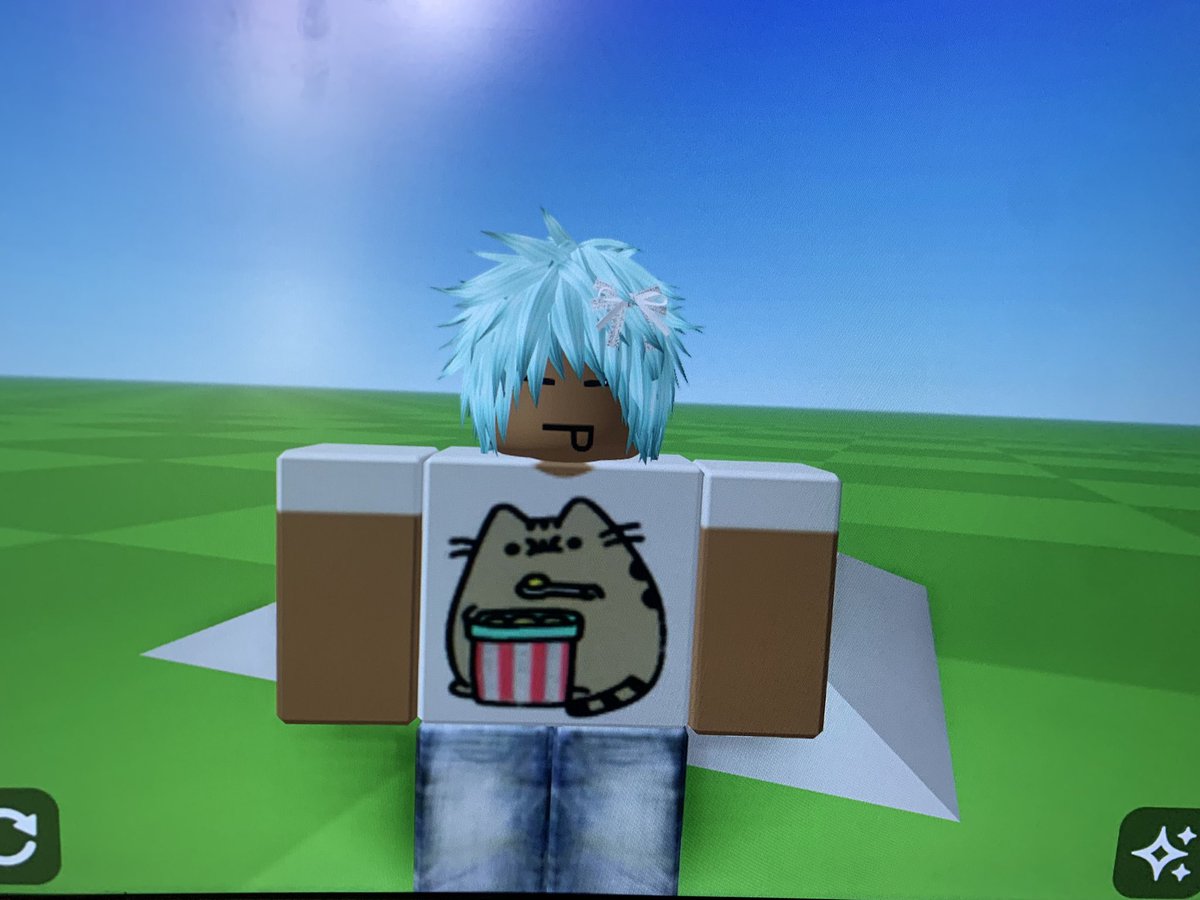 nyayeojin's tweet photo. ALGUIEN DEME SU OPINION PLIS le hice esta skin a mi novio para q combinara un poco con la mia Q DICEN SI QUEDA O NO O ESTA FEA SEAN SINCERES https://t.co/ErLO5onamh