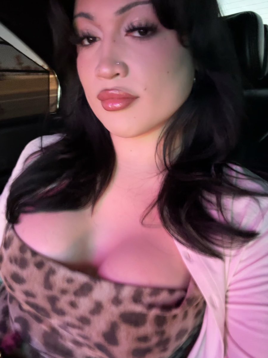 rachxlsalas's tweet photo. #nsfw #latina #tits #horny https://t.co/bzEZ6BKYbd
