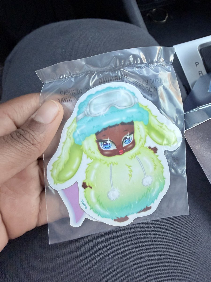 CtrlDollDelete's tweet photo. I didn’t even want these hoes. I was just in Walmart and saw them and wanted to see if the shit was true and ALL BE DAMNED. Me opening all them damn boxes in Target and Wally World. The cheat code was in the fucking logo the WHOLE TIME LMAOOOOO. https://t.co/tpK37GUi77