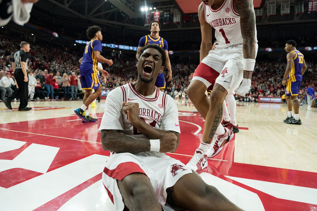 RazorbackMBB's tweet photo. Moments like these. You just have to be in BWA. 🐗🔥

Single-game tickets are ON SALE NOW!

🎟️ https://t.co/JLO7MNSPxc https://t.co/dZPLoR7a3i