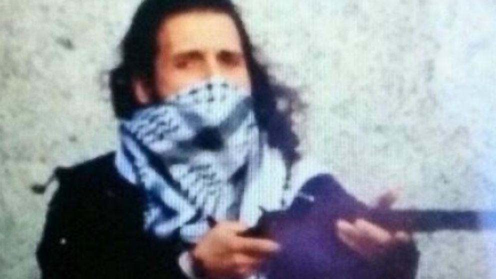 ScarlettGrace92's tweet photo. On October 22, 2014, Corporal Nathan Cirillo was standing unarmed on sentry duty at the Tomb of the Unknown Soldier in Ottawa.

Michael Zehaf-Bibeau shot him three times in the back. 

He was wearing a keffiyeh. https://t.co/qCoO4odzuI
