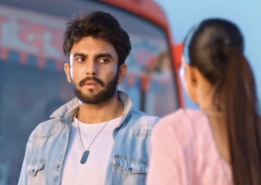 annieeestarrzy3's tweet photo. saumya pouring her heart out to jeet🥹😭

😭meanwhile jeet: 
#YEHFITOORTERA https://t.co/0zrRPIRwsL