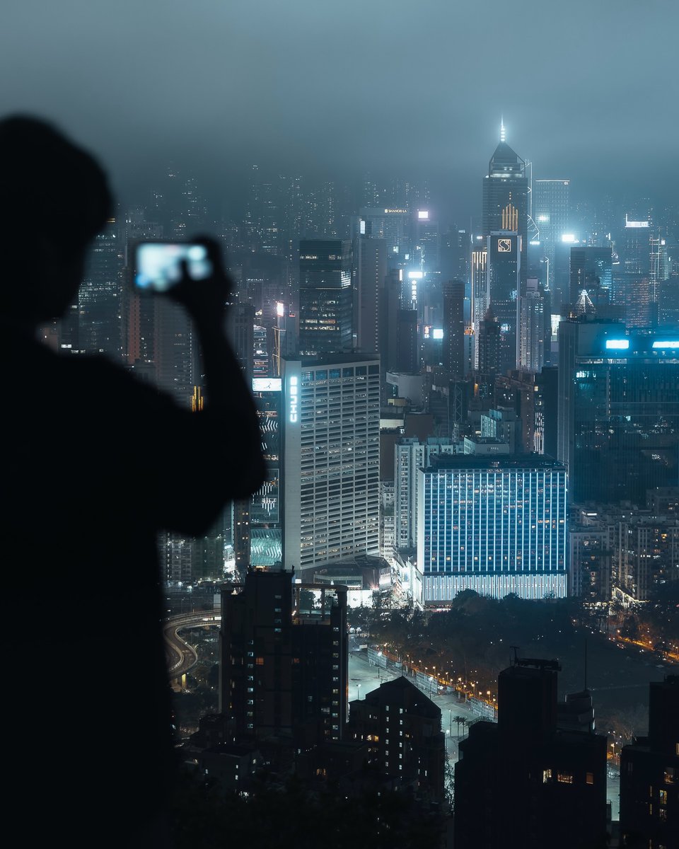 alyssamoon2's tweet photo. Framing the city lights. https://t.co/jsfVwoa7Fr