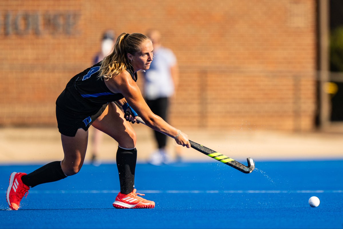 DukeFH's tweet photo. Favorite uni combo - go! 💬⤵️

1. ⚪️🔵
2. ⚫️⚫️
3. 🔵🔵
4. ⚪️⚪️ https://t.co/WxskxVJZ7F