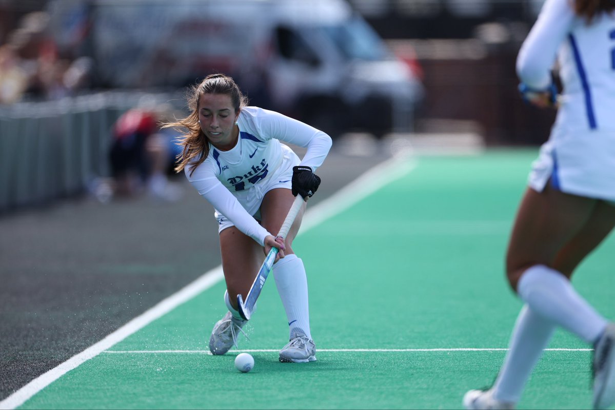 DukeFH's tweet photo. Favorite uni combo - go! 💬⤵️

1. ⚪️🔵
2. ⚫️⚫️
3. 🔵🔵
4. ⚪️⚪️ https://t.co/WxskxVJZ7F