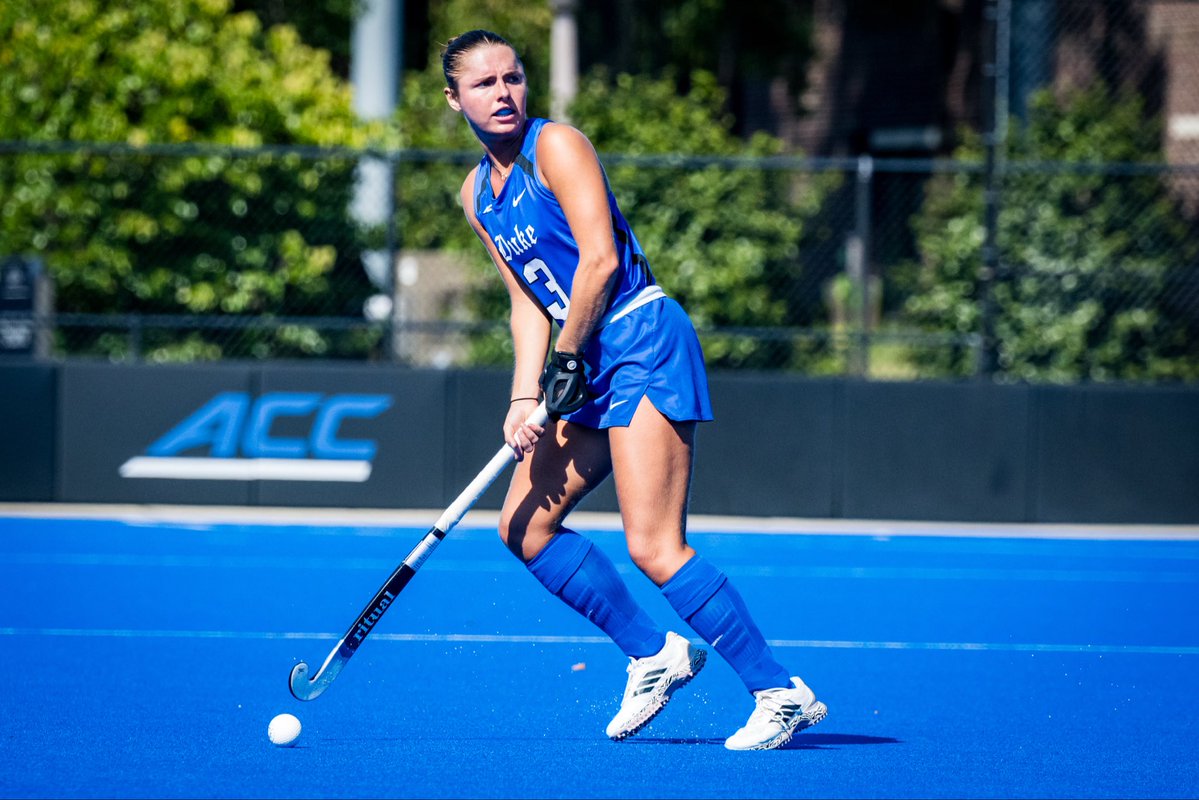 DukeFH's tweet photo. Favorite uni combo - go! 💬⤵️

1. ⚪️🔵
2. ⚫️⚫️
3. 🔵🔵
4. ⚪️⚪️ https://t.co/WxskxVJZ7F