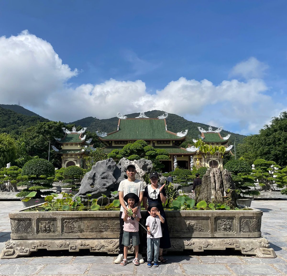 art_patricia's tweet photo. Chùa Linh Ứng – Sơn Trà là điểm dừng thanh tịnh giữa thiên nhiên xanh mát, nơi bạn có thể vãn cảnh, cầu bình an và lưu lại những khoảnh khắc bình yên giữa hành trình khám phá Đà Nẵng. https://t.co/S2DPmNNPG9