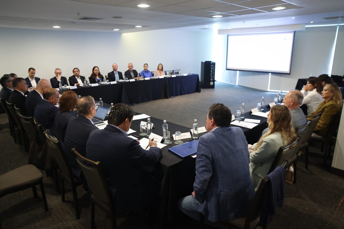 MininterPeru's tweet photo. 🌎 ¡Intercambio de experiencias frente a los desafíos de Hispanoamérica!

El ministro del Interior, César Astudillo, participa en el IV Encuentro de Think Tanks Hispanoamericanos, espacio de diálogo internacional donde se abordan temas de seguridad, gestión de emergencias y modernización del Estado.