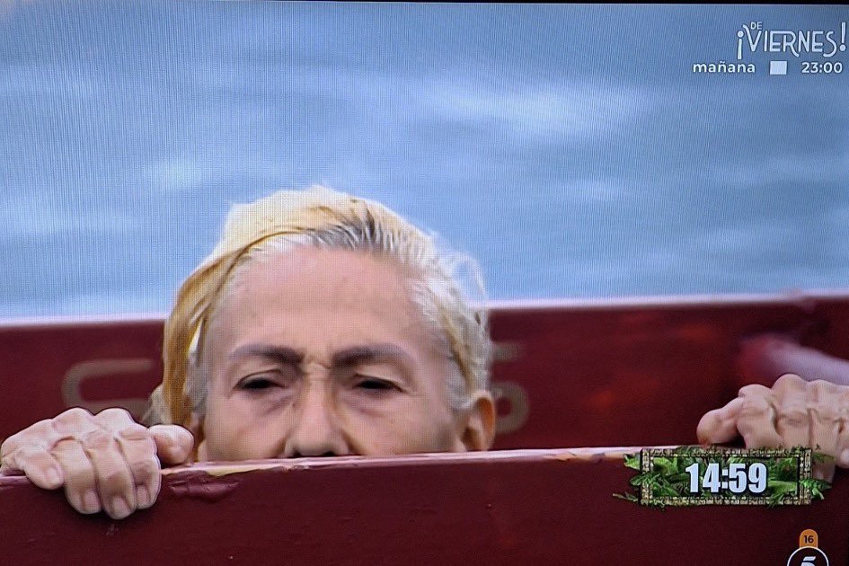 aleexporta's tweet photo. Que la sucesora en apnea de Teresa Seco haya sido Rosa Benito es algo que no me esperaba...

#SVGala7 https://t.co/VrJb7Mjp9x