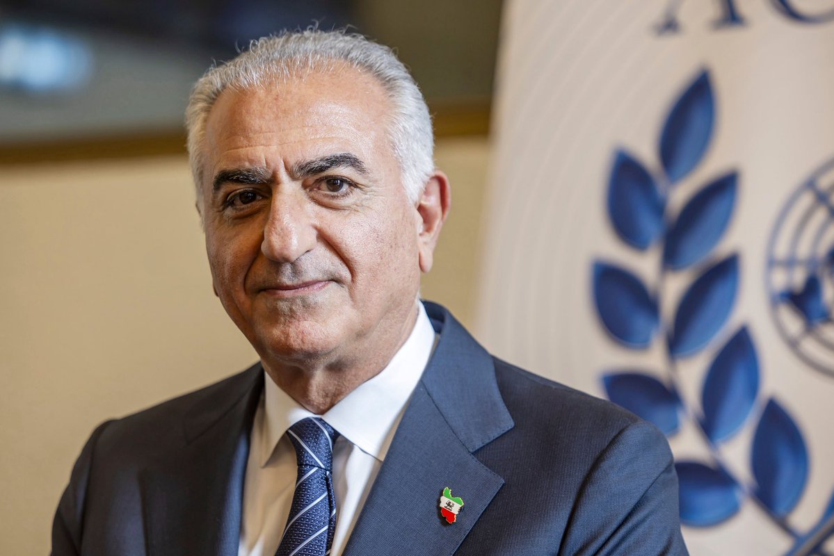 AmericaSpoof's tweet photo. Is Reza Pahlavi the next leader of Iran ?

YES or NO

Comments Your Opinions https://t.co/5EkbffcXVC