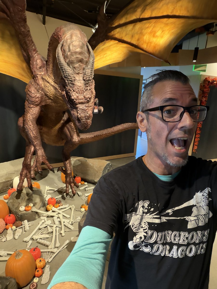 TheMikeRobles's tweet photo. NEW JOB ANNOUNCEMENT: I couldn’t be more thrilled, excited, honored to share that I am now the Sr. Social Media Manager for @Wizards_DnD !!!

I cannot wait to show you all the things we’re cooking. https://t.co/2z9JriKQRb