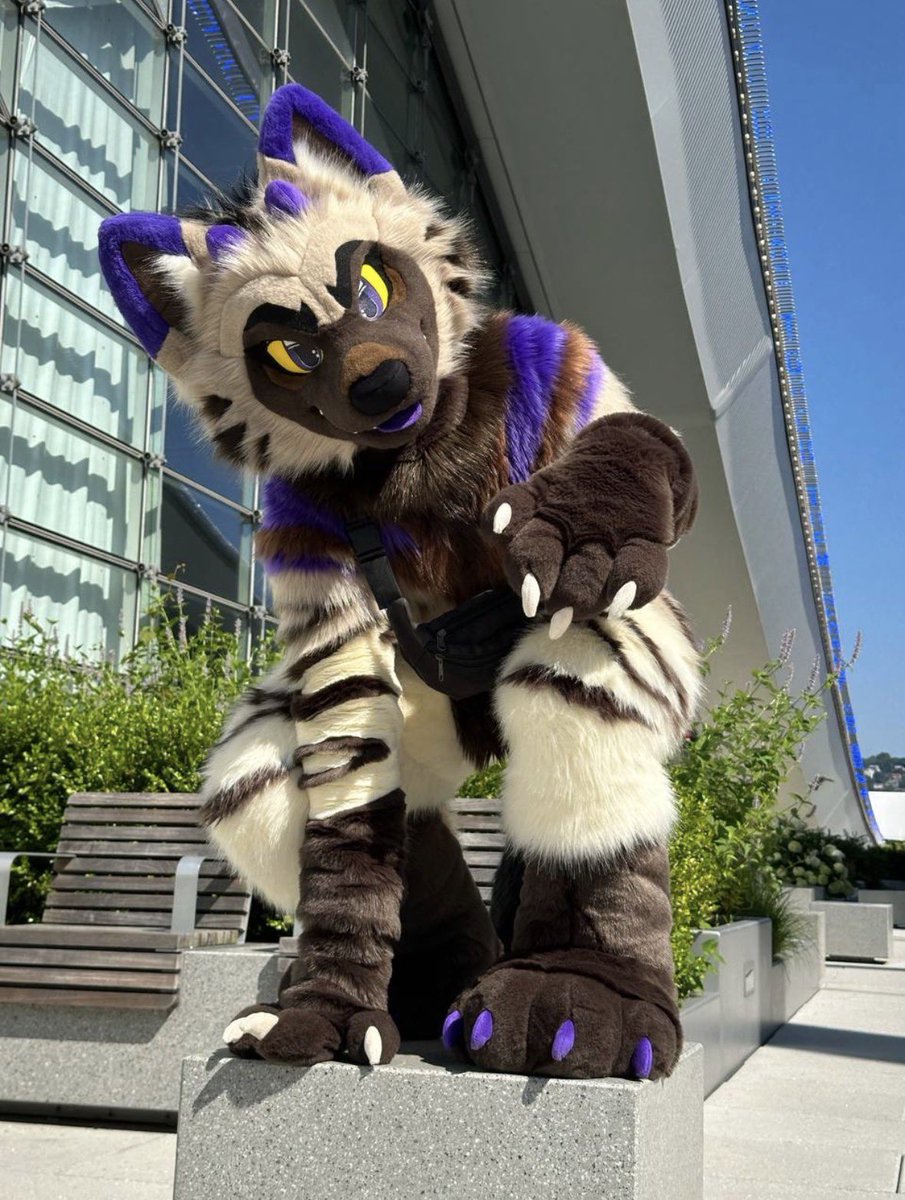 Wqterz's tweet photo. 1.0 vs. 2.0 💜

Lightened up quite a bit https://t.co/m9s5VlsZno