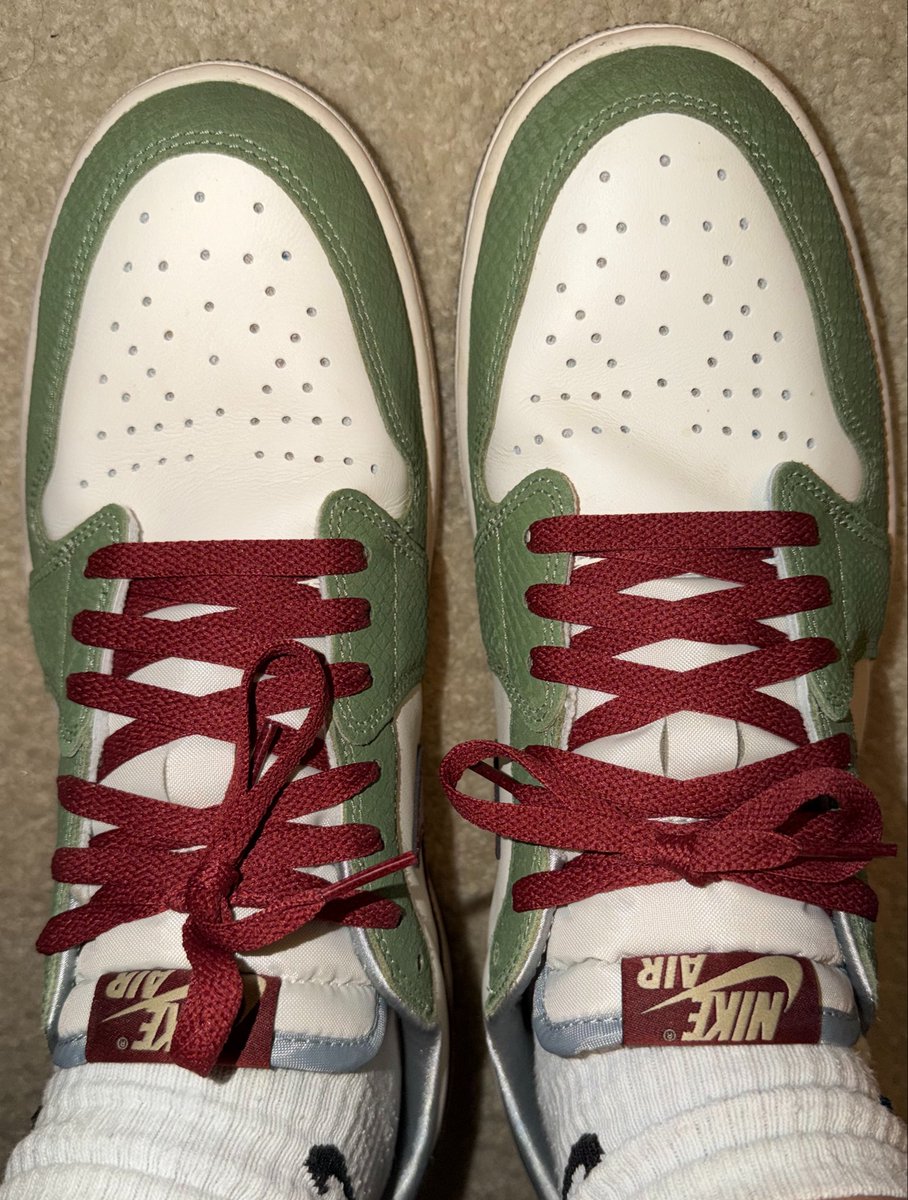 JsNDunks's tweet photo. Jordan 1 Low Year of the Dragon https://t.co/XHz44CAUR2