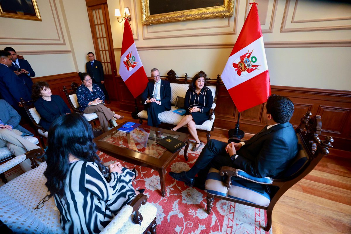 mikitorresfp's tweet photo. La cooperación internacional cobra sentido cuando se convierte en soluciones para la gente. 🇵🇪🌎

Junto a la diputada Flor Meza, conversamos con Rossana Dudziak, coordinadora residente de Naciones Unidas en el Perú, sobre seguridad ciudadana, apoyo a las mypes y prevención frente al fenómeno El Niño. 

Estamos articulando esfuerzos para que esa cooperación se traduzca en acciones para nuestra gente.