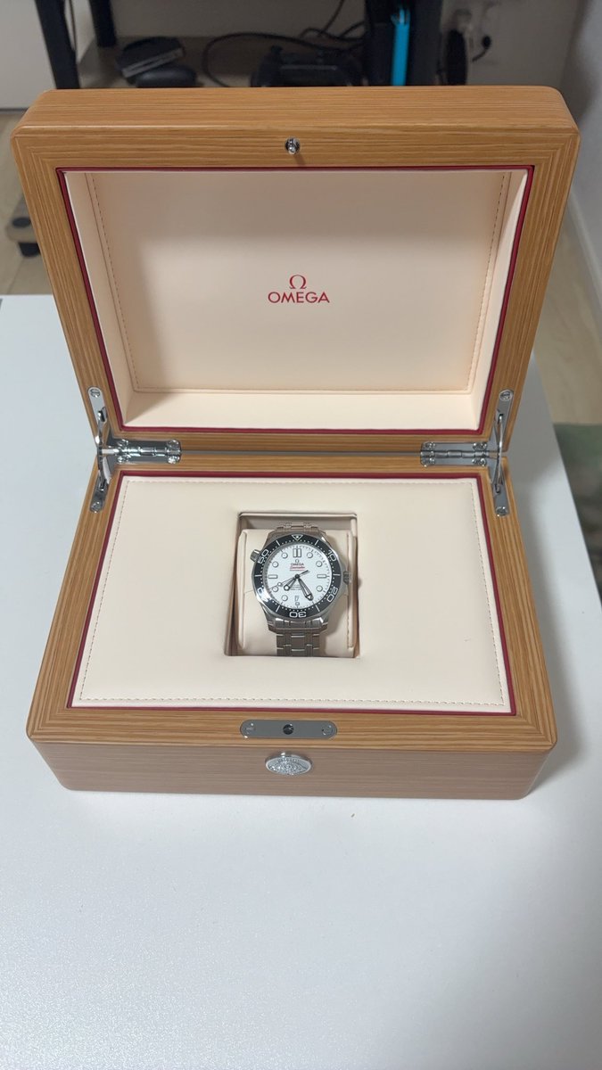 ijmgpi's tweet photo. 買いました。
次はスピードマスター。
#OMEGA
#オメガシーマスター https://t.co/lhLX4F0Yju