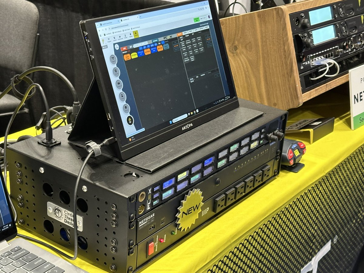 DaleProAudio's tweet photo. Was cool to see @PliantCentral CrewCom Flex up close! #NABshowny https://t.co/D9Gx5r7ChM