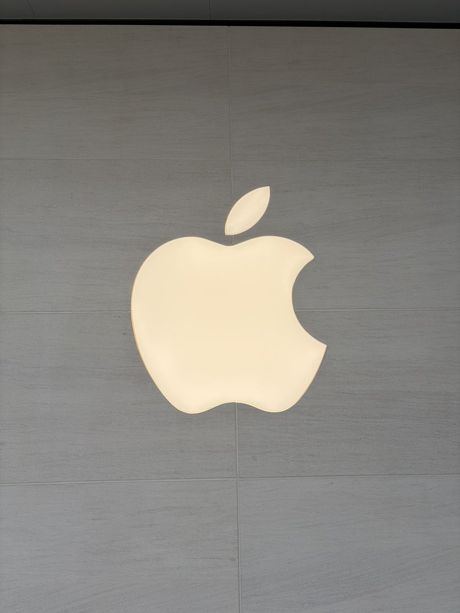 JournalApple's tweet photo. なう。

私は8時15分なので少し待ちます。。。 https://t.co/SVGlN6xk7b
