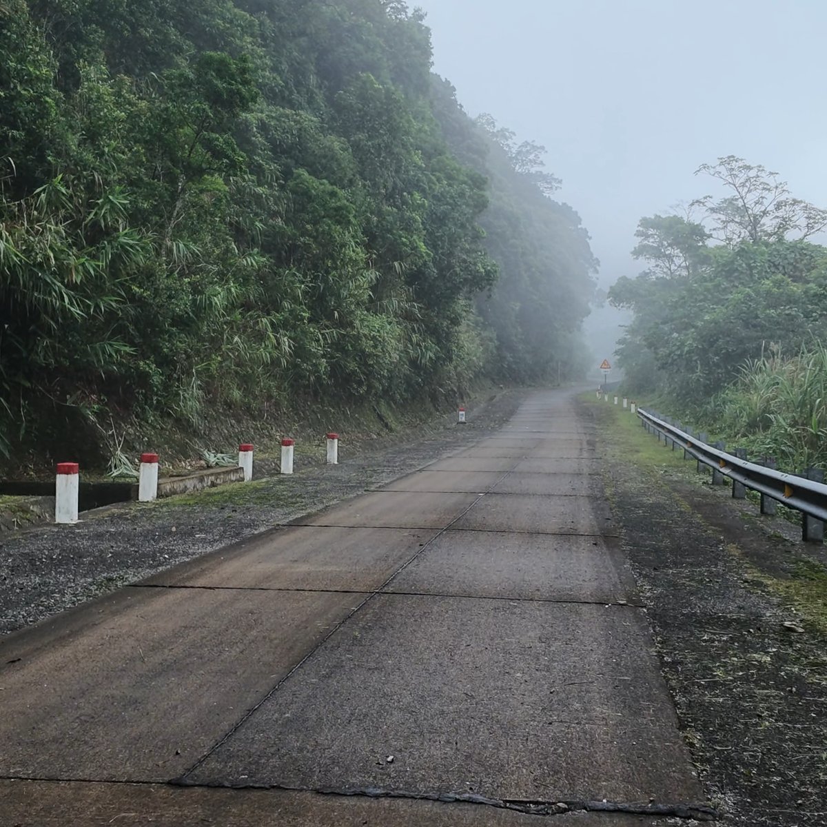juanchisflow's tweet photo. The Ho Chi Minh Road vs. the Ho Chi Minh Trails. History aside, Vietnam has one of the planet’s greatest riding roads: corners, straights, mountains, rivers, waterfalls, history, and incredibly friendly people. https://t.co/6oDL7rx3Dt