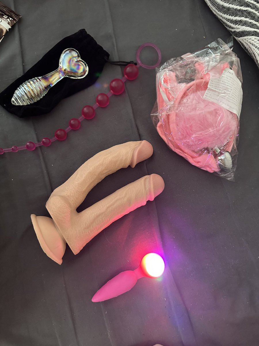 ruivinhafogos's tweet photo. arrumando minha bolsinha pra ir gravar 🤭 se vc curtirem quando eu chegar, eu posto https://t.co/BwbPVzcdKK