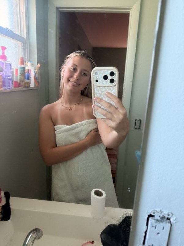 empty4emila's tweet photo. Coming back to be used, robbed &amp; bullied is so natural for losers like you 😈

You got bullied in your youth &amp; you fetishize it, you can't stop

Keep conditioning yourself to s*ffer &amp; surrender🔥

#Findom #femdom #blackmail #drain #paypig #sissy https://t.co/TAN2L1GRg1