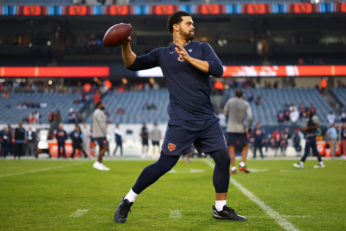 s77231's tweet photo. Caleb Williams vs Drake Maye in prime time is pure cinema! 🍿🔥 Who’s taking the W tonight? 🏈
​#TNF #BearsVsPatriots #NFL #BearDown #PatriotsNation https://t.co/wzsDRgBOC6