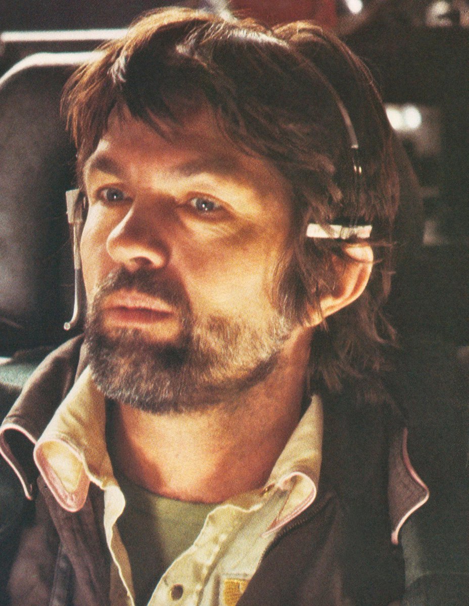 dailypop__'s tweet photo. Tom Skerritt, acteur de la série ‘UN DRÔLE DE SHÉRIF’ et des films ‘MASH’, ‘ALIEN’, ‘TOP GUN’ et ‘ET AU MILIEU COULE UNE RIVIÈRE’, nous a quittés à l’âge de 93 ans 🕊️ https://t.co/E5LHvGkHbS