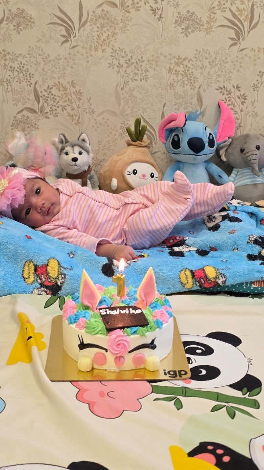MariiahLyNn3's tweet photo. One month of being adorable survived. Cake, please. https://t.co/w2vnLvyPuS