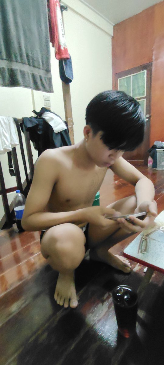 sea78177's tweet photo. คิดอะไรอยู่ป่าวคับ https://t.co/KhHE77q97X