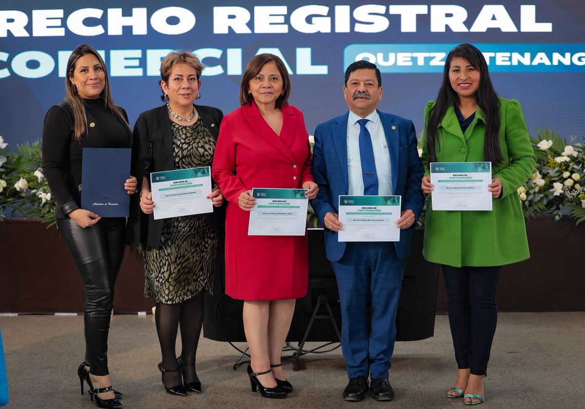 MINECOGT's tweet photo. Finalizó en Quetzaltenango la jornada del Programa de Actualización de Derecho Registral y Comercial, desarrollada por el Viceministerio de Asuntos Registrales para acercar a quienes interpretan y aplican la ley contenidos vinculados con la actividad registral y comercial.

El @RegistroMercant abordó las nuevas responsabilidades societarias relacionadas con la prevención del lavado de dinero; el Registro de Garantías Mobiliarias, la ejecución de garantías y su aplicación en operaciones de crédito; y el Registro de la Propiedad Intelectual, la protección y observancia de estos derechos. La jornada también incluyó el régimen jurídico de insolvencia y sus implicaciones en el ámbito judicial.

El intercambio permitió explicar cómo funcionan estos mecanismos y qué aspectos pueden presentarse cuando estas materias llegan al conocimiento de los tribunales.

#GuatemalaGarantizaTodoLoBueno
