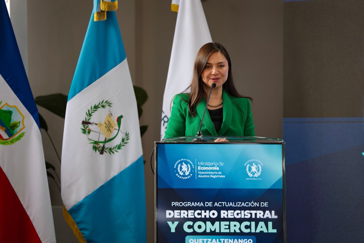 MINECOGT's tweet photo. Finalizó en Quetzaltenango la jornada del Programa de Actualización de Derecho Registral y Comercial, desarrollada por el Viceministerio de Asuntos Registrales para acercar a quienes interpretan y aplican la ley contenidos vinculados con la actividad registral y comercial.

El @RegistroMercant abordó las nuevas responsabilidades societarias relacionadas con la prevención del lavado de dinero; el Registro de Garantías Mobiliarias, la ejecución de garantías y su aplicación en operaciones de crédito; y el Registro de la Propiedad Intelectual, la protección y observancia de estos derechos. La jornada también incluyó el régimen jurídico de insolvencia y sus implicaciones en el ámbito judicial.

El intercambio permitió explicar cómo funcionan estos mecanismos y qué aspectos pueden presentarse cuando estas materias llegan al conocimiento de los tribunales.

#GuatemalaGarantizaTodoLoBueno