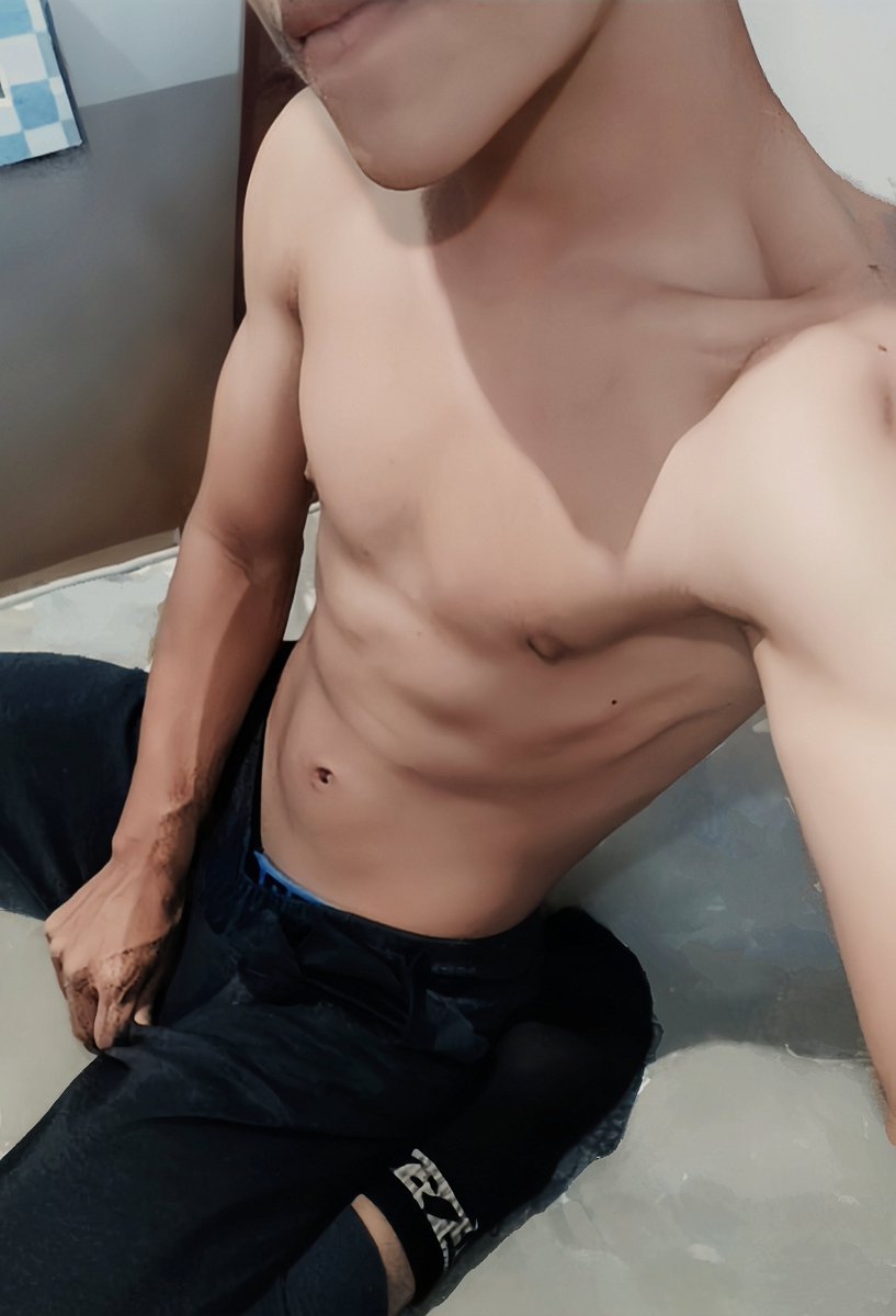 yosml_x's tweet photo. 🍫>>>🫦 https://t.co/N3HK5kjX64
