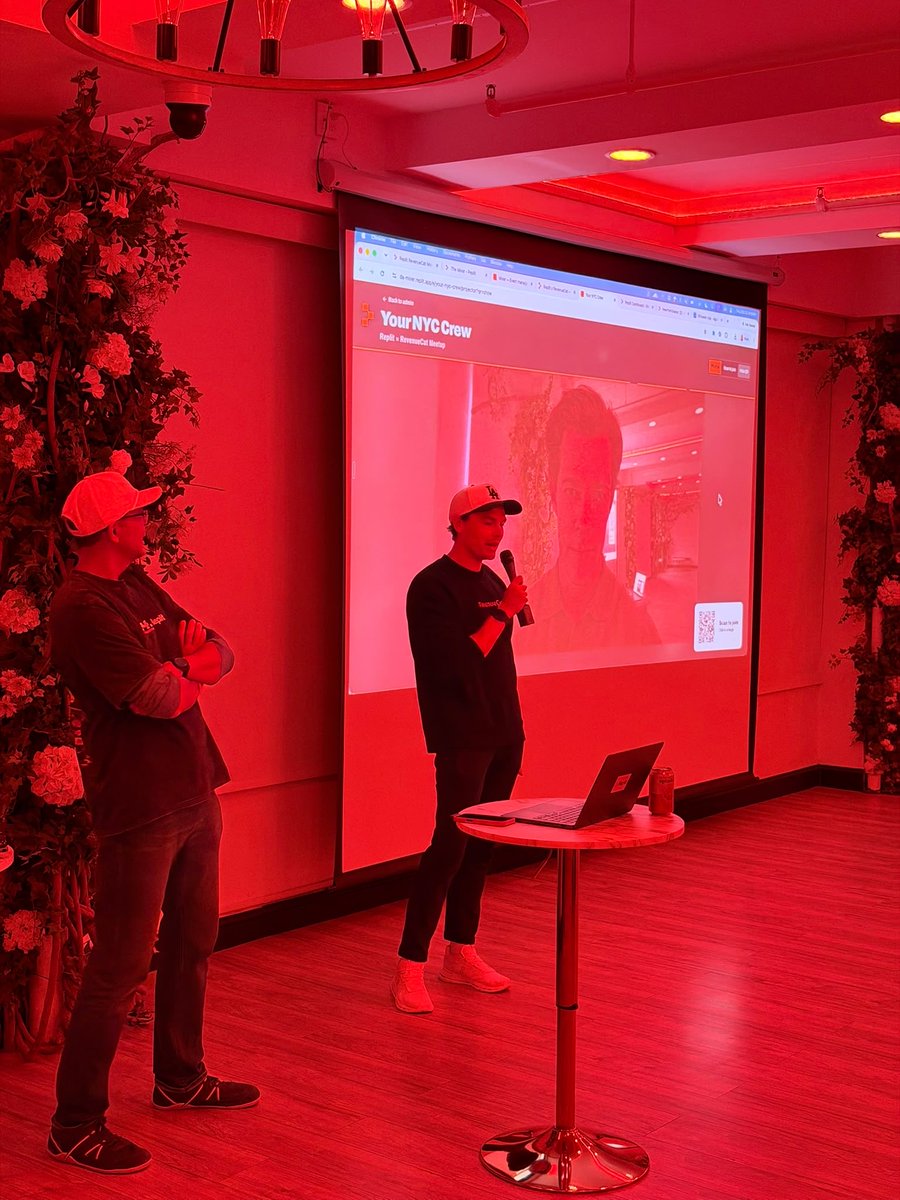 MattBerryRC's tweet photo. Finishing off @NewYorkAppWeek with the @Replit x @RevenueCat mobile builder meet up! https://t.co/7vaEe2iui3