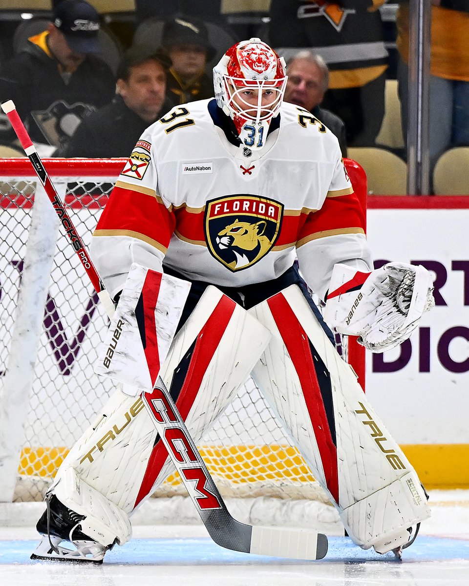 NHL's tweet photo. GOALIE ROOKIE LAP ALERT 👏

6'9" tendy Cooper Black is playing his first NHL game tonight! https://t.co/z7GJBNZAS1