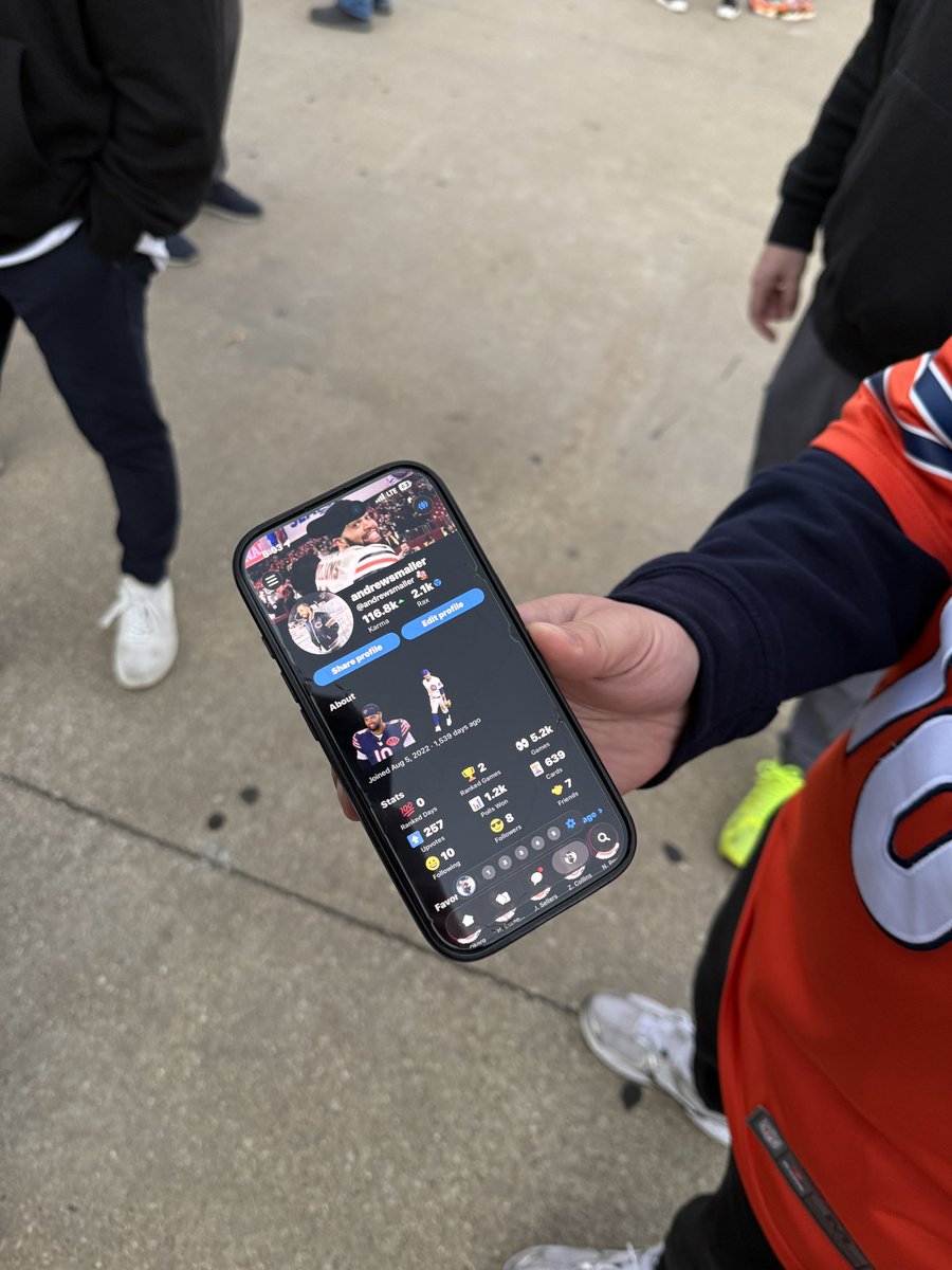 JohnReal's tweet photo. Real member at Pats vs Bears 

Sent him 365 days of Pro and 10,000 Rax https://t.co/l6QciwAU2V