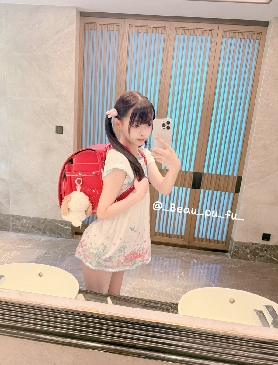 _Beau_pu_fu_'s tweet photo. 对着镜子使什么坏好呢？ https://t.co/4bGIOjJlZB