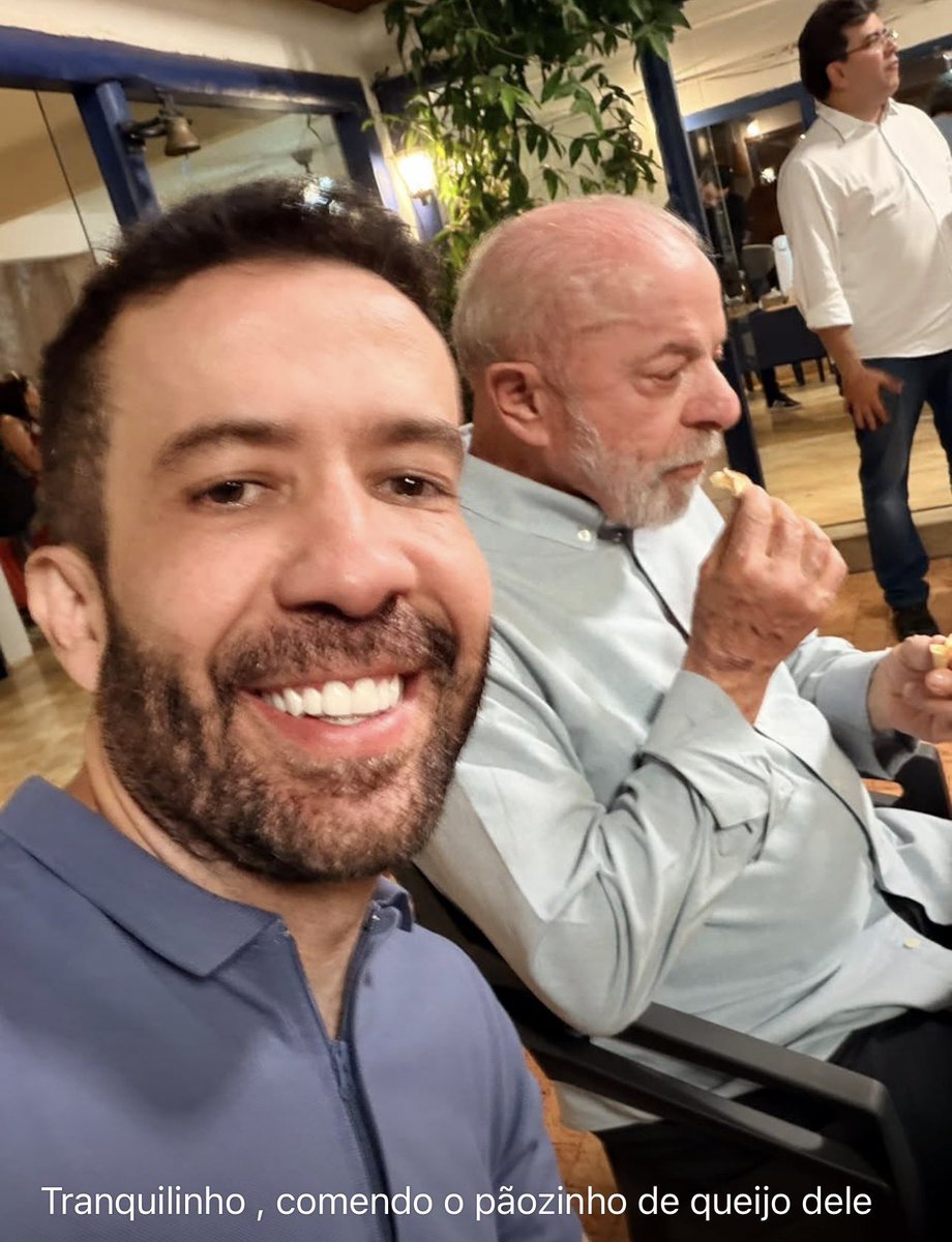 httpsrealitys's tweet photo. Ai, o Janones tirando com a cara do Lula vsfff kkkkkkkkkkkk #LulaVaiVirar https://t.co/O6RNODtdAv