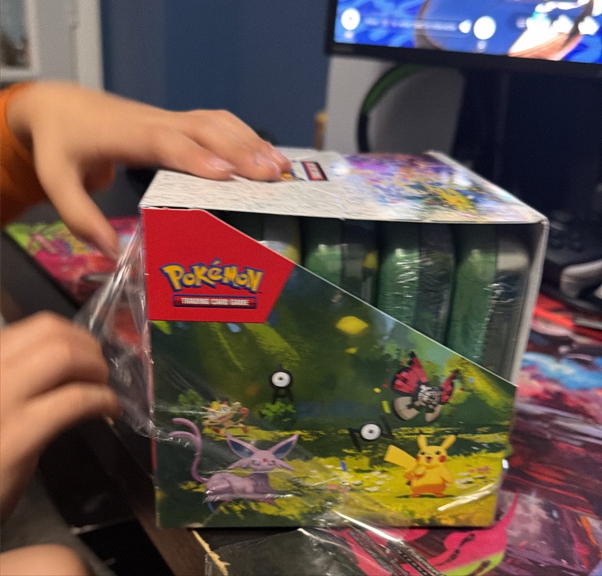 Collectjon's tweet photo. Our 30th mini tins came in, time to rip! https://t.co/2isHRsgFn2