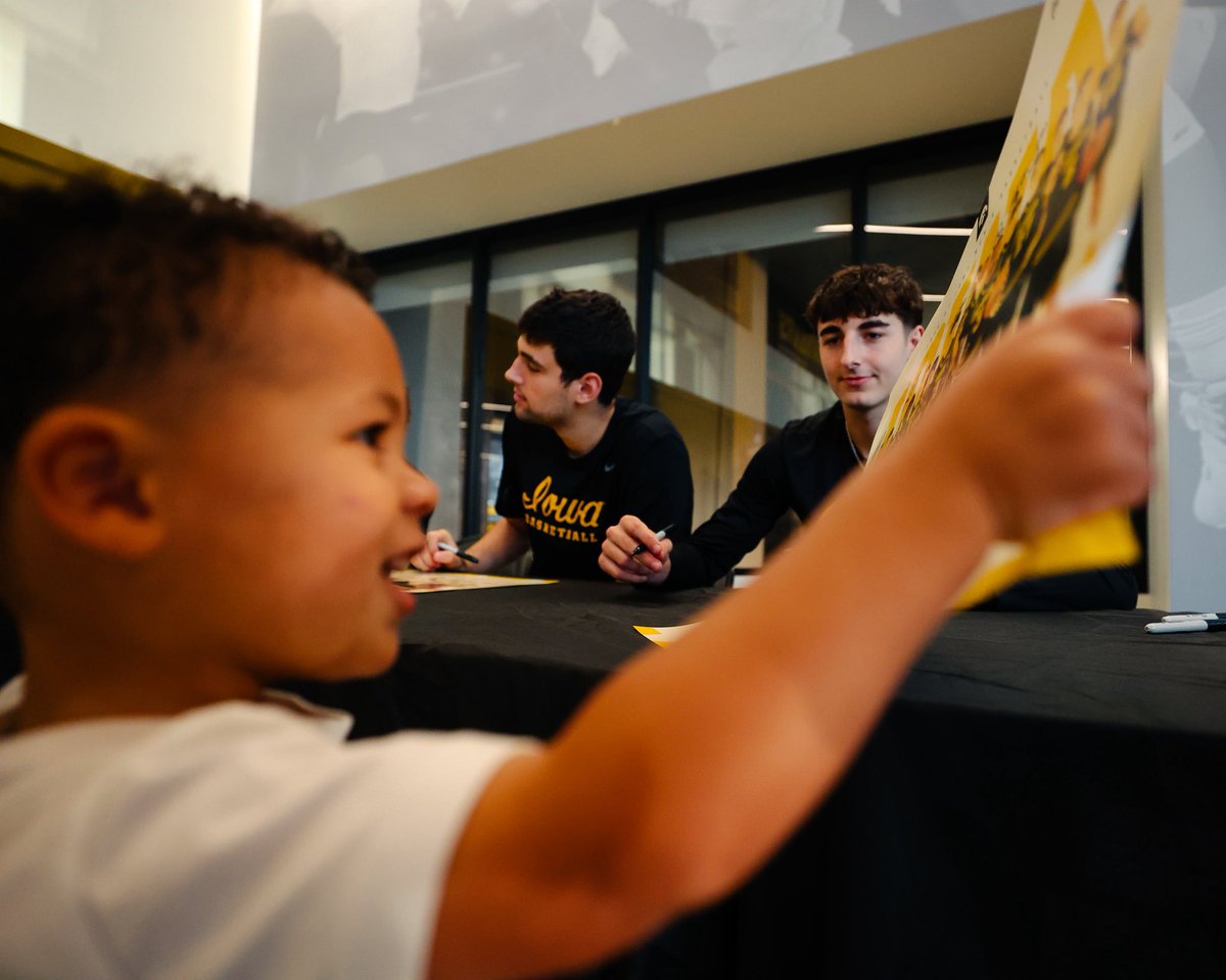 IowaHoops's tweet photo. The best fans 🖤

See you back at Xtream Arena on Tuesday, Oct. 27 for our exhibition vs. Illinois Springfield!

🎟️ https://t.co/xmsxy1pb4L https://t.co/KqsPFxCev2