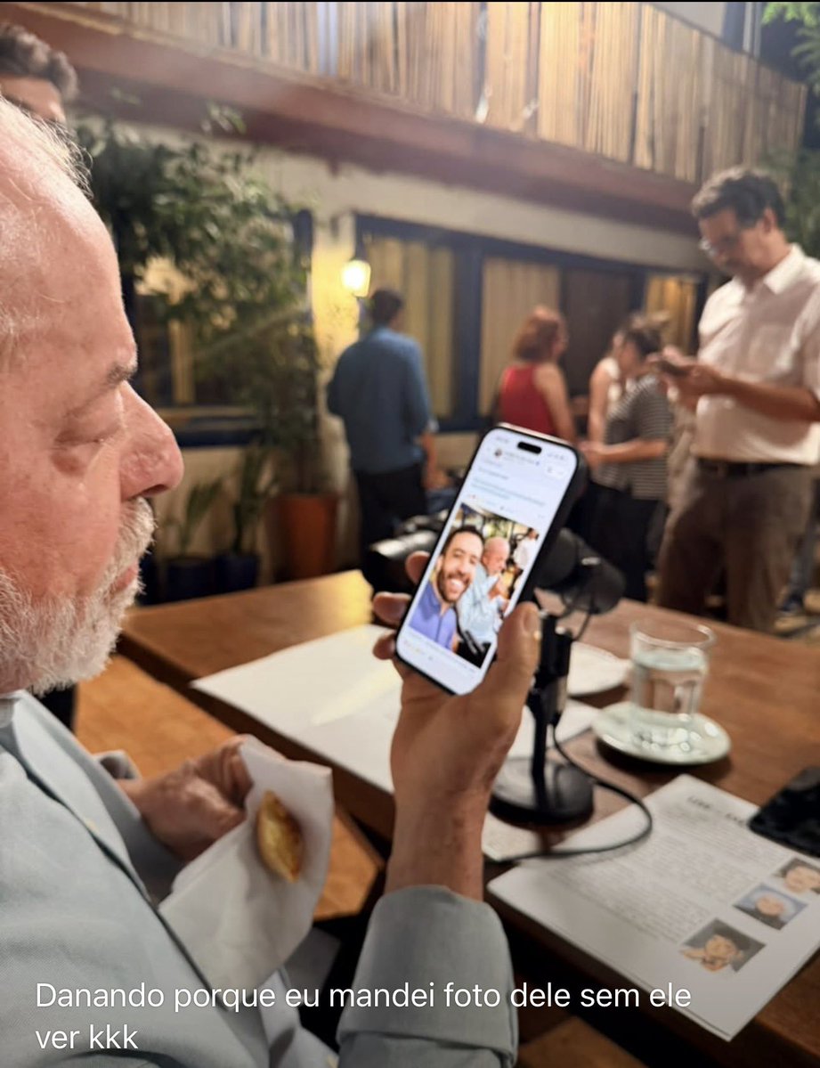 centralreality's tweet photo. O Janones tirando onda com o Lula 🗣️ https://t.co/BH2CzQPoZN