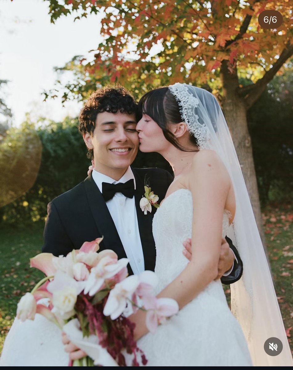 quackisty's tweet photo. THEY GOT MARRIED?? https://t.co/LTAywPwI3m